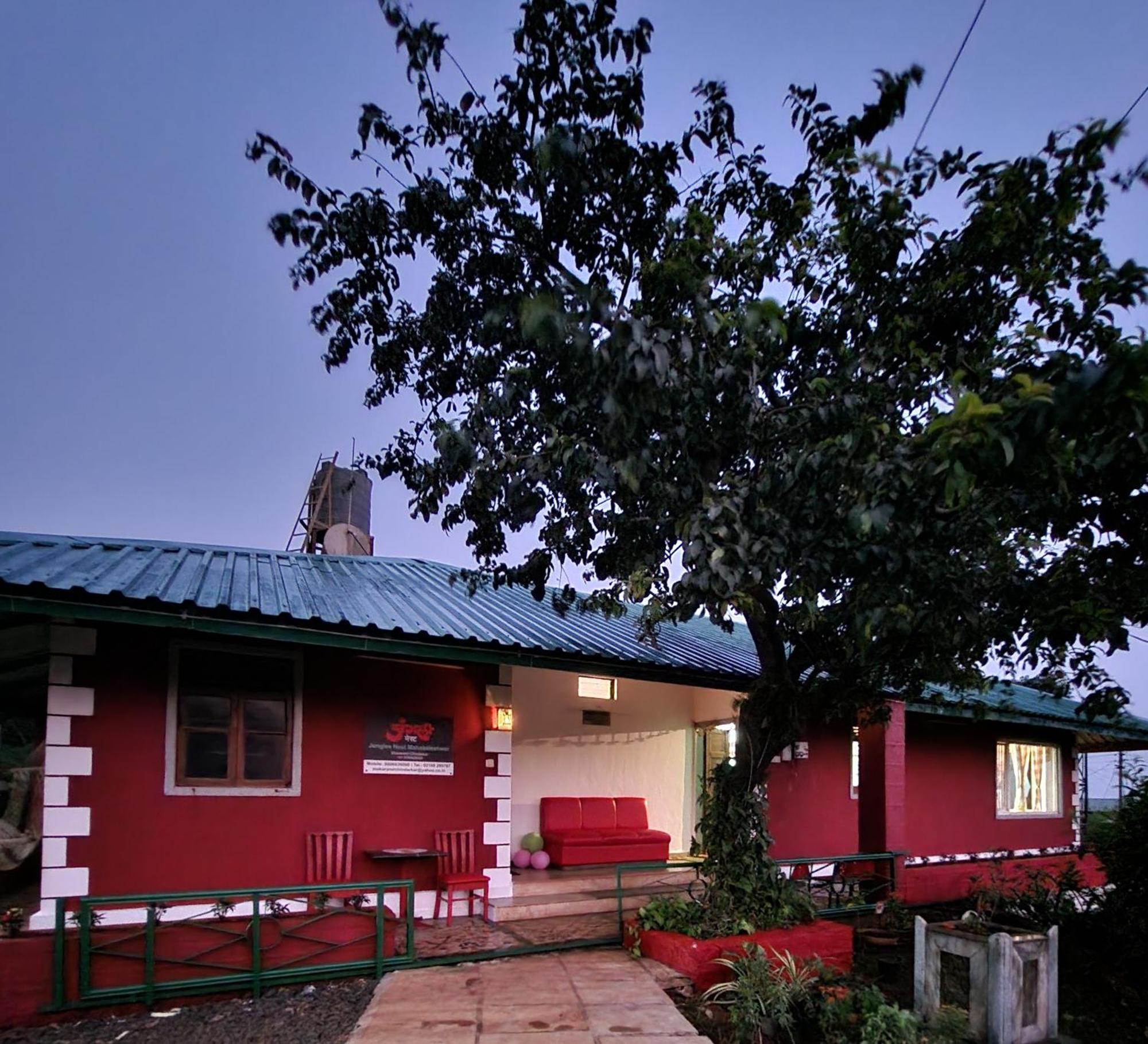 Junglee Nest Holiday Home & Huts Mahābaleshwar Екстериор снимка